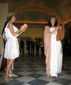Ovidio recitato a tre voci con la cithara e la figura della poetessa